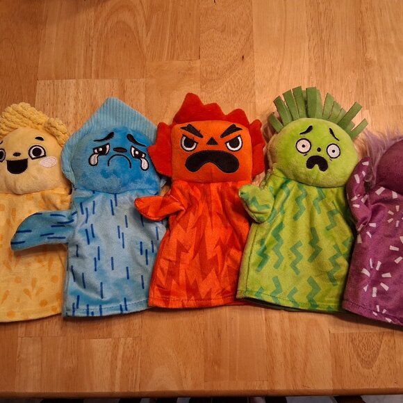 Feelings Hand Puppets - Picture 1 of 12
